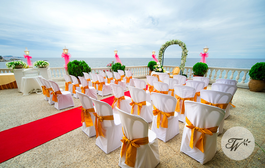 Tourist-Wedding---Spanish-wedding---Bigstockphoto---Copyrights----amok