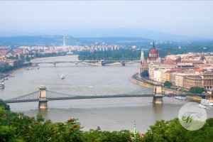 Budapest-landscape-tourist-wedding